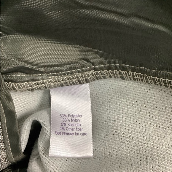 Women's Jennifer Lopez 10 Medium Shorts Chino Khakis Silver Glitter Stretch NWOT - Picture 7 of 7